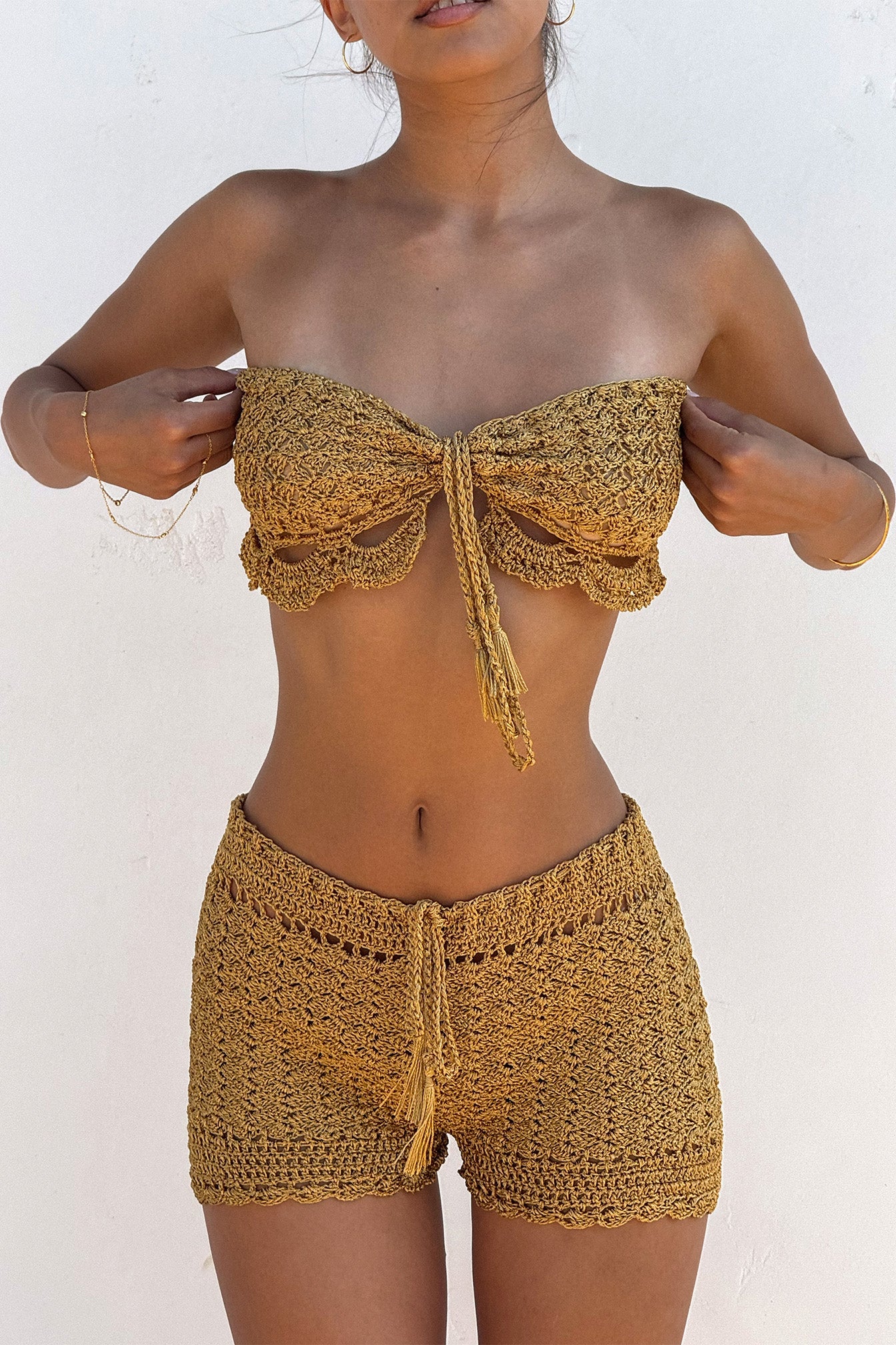 Tara top in gold